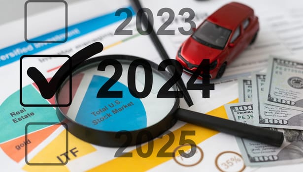 New Year 2024, Start up,Set up new plan, business, goal,target concept., Magnifyglass focus on 2024 among 2021 to 2025 over blue background with copyspace. High quality photo