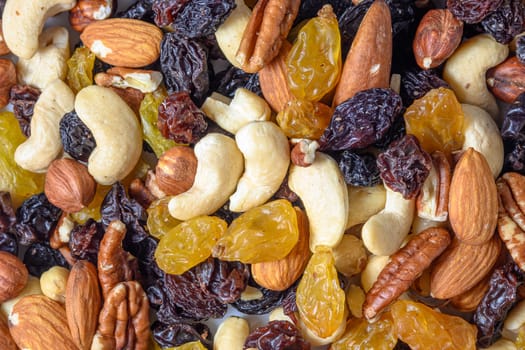 mixture of nuts and dried fruits complemented by vitamins and trace elements 3