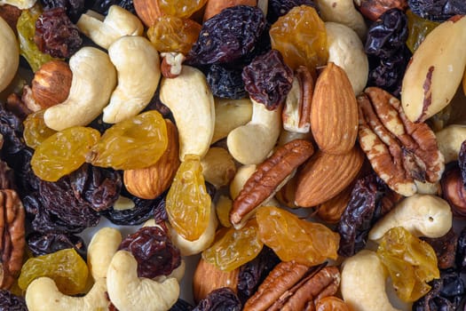 mixture of nuts and dried fruits complemented by vitamins and trace elements 7