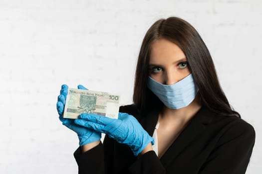 During the period of risk of infection with an infectious disease, it is necessary to use a face mask and rubber gloves.