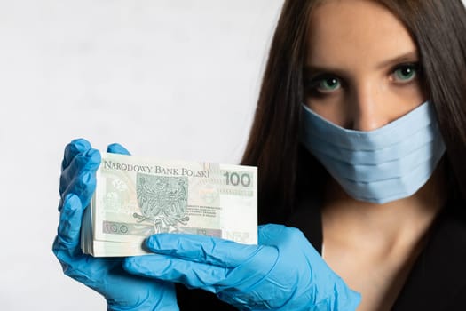During the period of risk of infection with an infectious disease, it is necessary to use a face mask and rubber gloves.