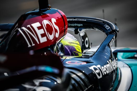 MELBOURNE, AUSTRALIA - MARCH 24: Lewis Hamilton of Great Britain drives the Mercedes AMG Petronas F1 Team W15 during the 2024 Australian Grand Prix at Albert Park in Melbourne, Australia