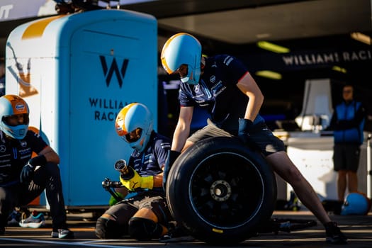 MELBOURNE, AUSTRALIA - MARCH 21: Williams Racing practicing pit stops at the 2024 Australian Grand Prix at Albert Park in Melbourne, Australia