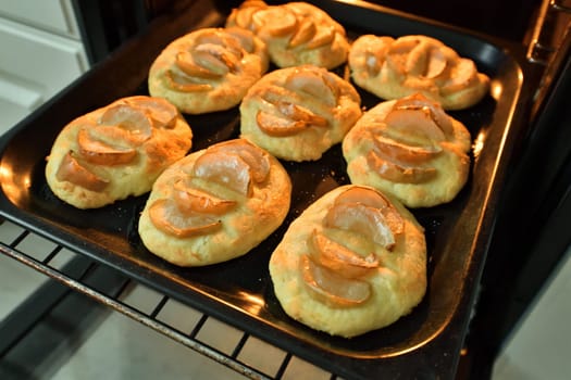 curd cheesecakes with apples