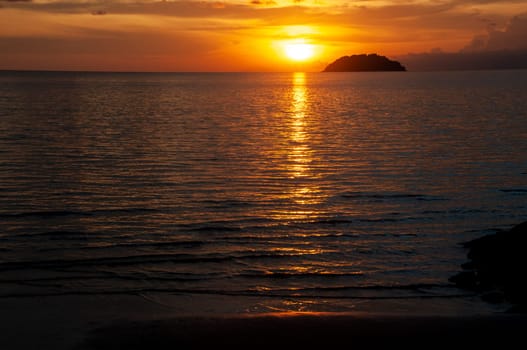 Sunset at Tanjung Aru Beach, Kota Kinabalu, Sabah, Borneo, Malaysia.