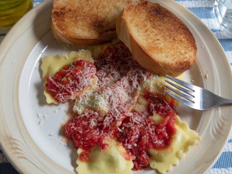 Top view of cheese and spinach ravioli