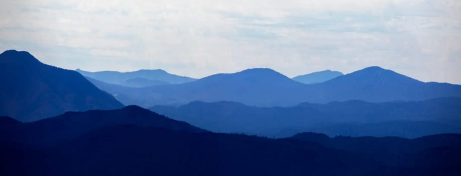 Ridgelines of the mountains of New Hampshire at dusk.