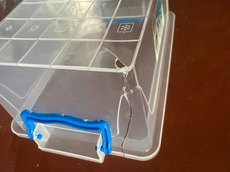 Gluing plastic containers using a the gun