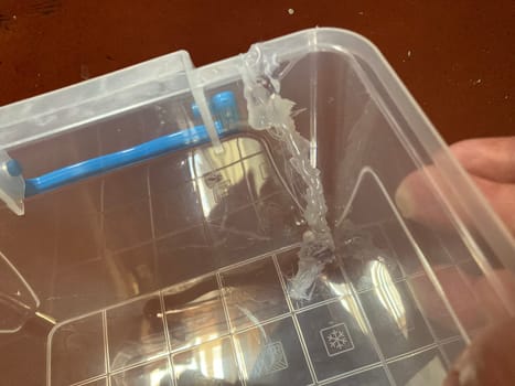 Gluing plastic containers using a the gun