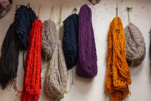 Peruvian Alpaca Yarn showing the types of ingredients to make it