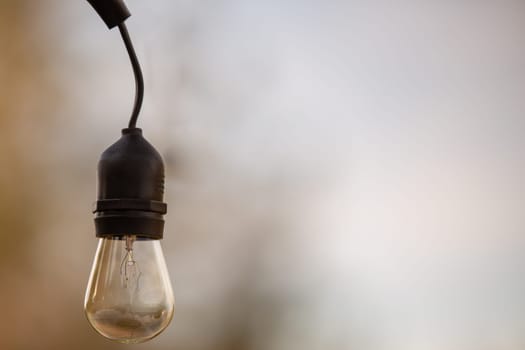 Outdoor light bulb hanging but not on
