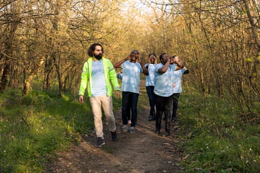 As the operation for the missing person is getting worse, captain of the rescue operation squad leads his team into the forest in search of clues. Lifesavers screaming for the lost civilians name.