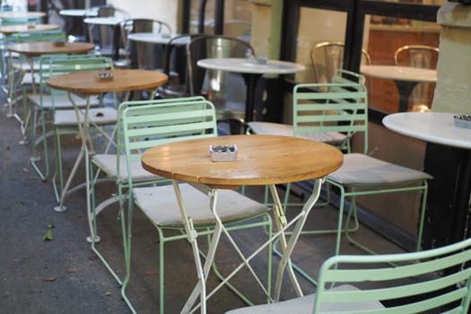 Caffee restaurant interior empty table.