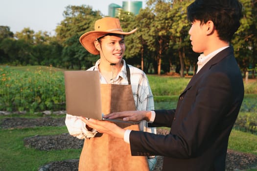 Eco-business company empower farmer with eco-friendly farming practice and clean agricultural technology. Cultivate sustainable farming methods as commitment to environment for greener future.Gyre