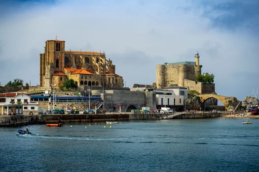 Castro Urdiales, Spain: View of the Church of Santa Maria de la Asuncion Castro Urdiales Santa Ana Castle.