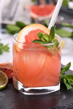 Taste the refreshing Paloma Organic Grapefruit Tequila Cocktail and experience the real taste, in which citrus notes are replaced by waves of subtle sweetness of agave. The recipe for how to make such a cocktail