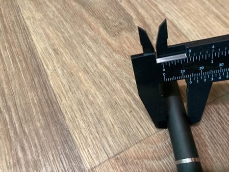 Caliper for measuring the a dimensions of parts