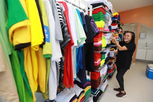 salvador, bahia, brazil - june 7, 2024: loja de venda roupas em uma junto a uma fábrica de costura na cidade de Salvador.
