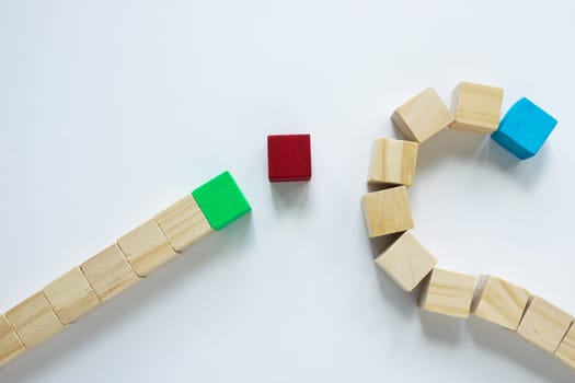 Line of cubes going to the goal and turning away. The concept of persistence.