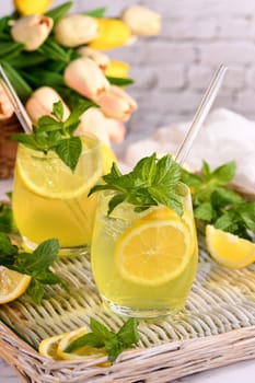 The Limoncello Spritz is a light, refreshing, cool cocktail made with lemon liqueur, prosecco and sparkling water, mint and a slice of lemon.