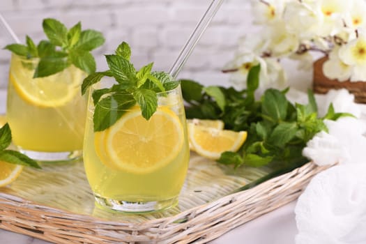 The Limoncello Spritz is a light, refreshing, cool cocktail made with lemon liqueur, prosecco and sparkling water, mint and a slice of lemon.