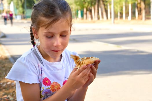 a small amount of food eaten between meals