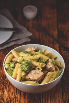 Creamy whole wheat pasta with chicken and broccoli