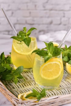 The Limoncello Spritz is a light, refreshing, cool cocktail made with lemon liqueur, prosecco and sparkling water, mint and a slice of lemon.