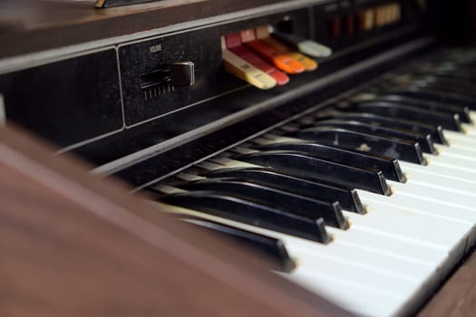 Detail image of Electronic Vintage Organ