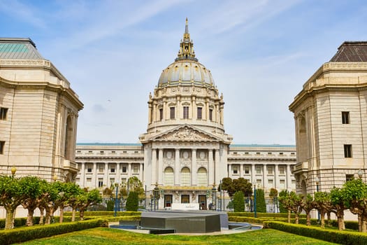 Image of Memorial court of San Francisco city hall with memorial on bright day