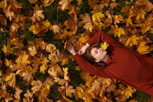 girl enjoying warm autumn in the park, hello autumn, autumn mood