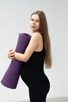 woman mother pregnant motherhood belly exercise pregnancy fitness female health expecting yoga