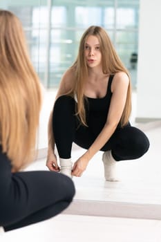 motherhood positive maternity mother breeches female black tummy girl expectant background reflection