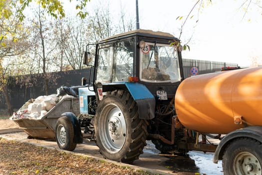wheel machine farm equipment machinery agricultural tractor agriculture rural farming field industry