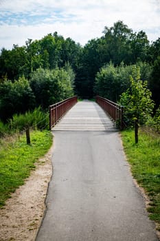 the You will find this forgotten bridge northwest of Horsens, which after 85 years, it has now been dug out and restored so that everyone can enjoy the beautiful old railway bridge. near bryrup