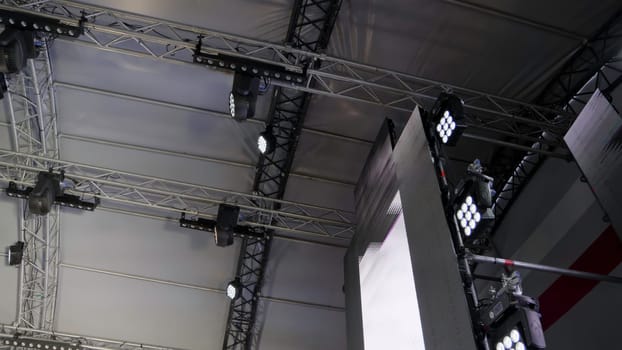 The ceiling has advanced lighting and strong trusses for events, showcasing a modern design appealing to all. Clip