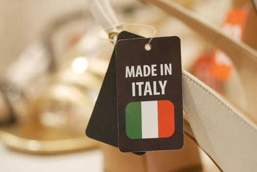 This elegant handbag tag beautifully showcases the authentic craftsmanship of Italian artisans