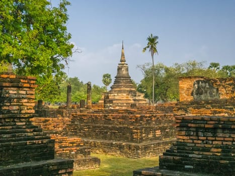 Wat Mahathat Maha That temple by day, Sukhothai, Thailand