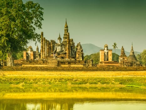 Wat Mahathat Maha That temple by day, Sukhothai, Thailand