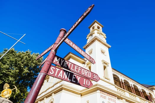 BEECHWORTH, AUSTRALIA - JANUARY 1 2025: Historic Beechworth Post Office and signage on a warm summer's day in Victoria, Australia on January 1st, 2025