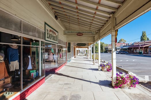 BEECHWORTH, AUSTRALIA - JANUARY 1 2025: Historic Beechworth town centre on a warm summer's day in Victoria, Australia on January 1st, 2025
