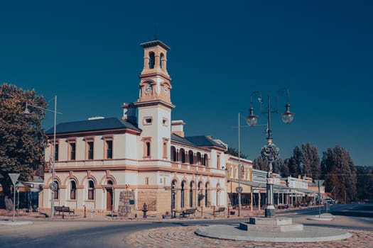 BEECHWORTH, AUSTRALIA - JANUARY 1 2025: Historic Beechworth town centre on a warm summer's day in Victoria, Australia on January 1st, 2025