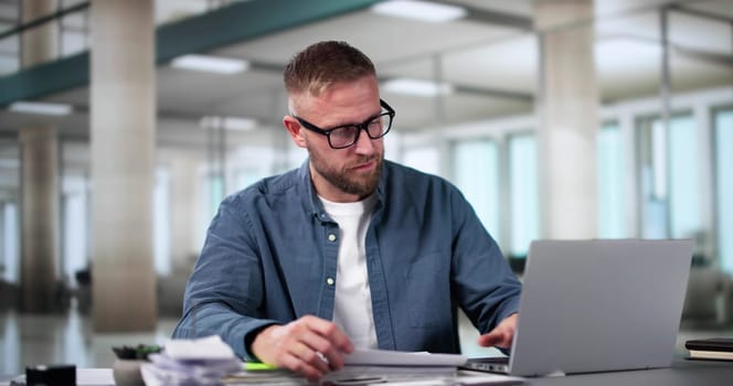Business Accountant Accountant And Bookkeeper. Invoice And Calculator