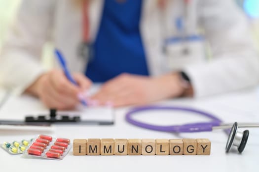 This is an overview of immunology research, highlighting important medication methods and recent clinical notes