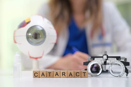 In a clinical setting, various medical tools and models are utilized for a thorough examination of cataracts