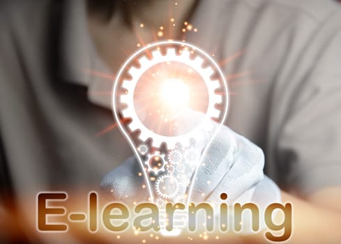 Concept of e-Learning, a learning management system through a network (Learning Management System) with an emphasis on learners as the center. in teaching and learning Blended style with regular class