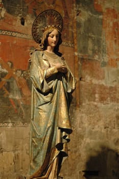 Statue of the Virgin Mary in the Cathedral of Tarragona. Nikon D70 at ISO 1600,50mm f/1.8.