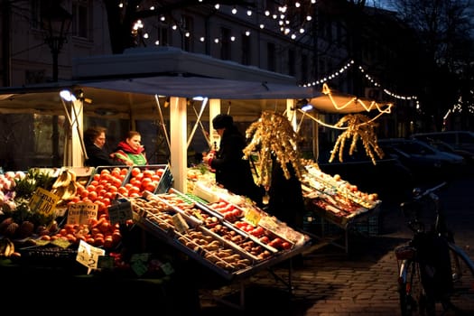 Fruit stand 02