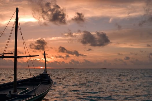 Closing time in the atoll