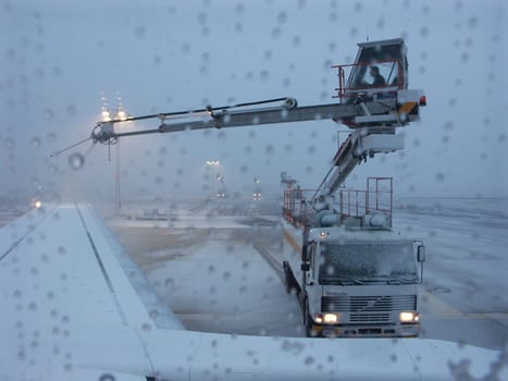 Wing de-icing